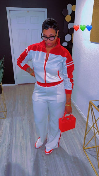 Damani Set                              model is wearing a large